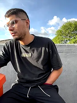 Snapshot of mirallesandbig chatting on 11/10/25, 09:36 mirallesandbig online show from 11/10/25, 09:36