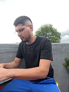 Snapshot of mirallesandbig chatting on 11/16/25, 08:58 mirallesandbig online show from 11/16/25, 08:58