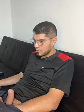 Snapshot of mirallesandbig chatting on 11/22/25, 11:15 mirallesandbig online show from 11/22/25, 11:15