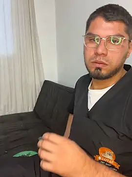 Snapshot of mirallesandbig chatting on 11/28/25, 10:23 mirallesandbig online show from 11/28/25, 10:23