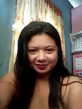 Snapshot of xHotMommaXx chatting on 10/11/25, 05:17 xHotMommaXx online show from 10/11/25, 05:17