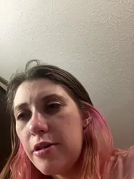 Snapshot of Mustbethemoney1234 chatting on 10/17/25, 07:33 Mustbethemoney1234 online show from 10/17/25, 07:33