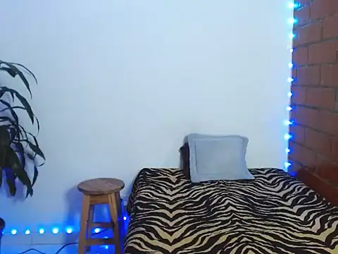 Maax3023 online show from 11/01/25, 04:53