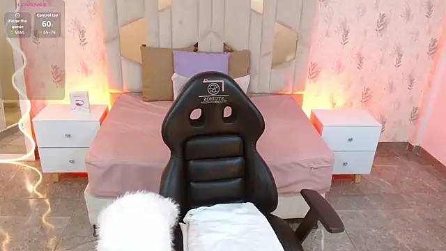 MARIANA TAY1 online show from 10/25/25, 03:03