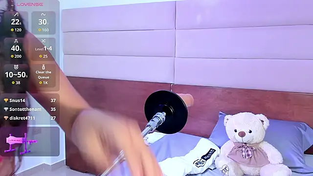 elizabeth liones  online show from 11/06/25, 03:40