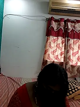 Snapshot of tamil-aunt chatting on 10/17/25, 05:32 tamil-aunt online show from 10/17/25, 05:32