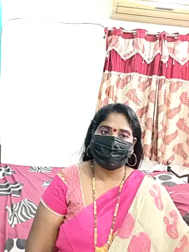 Snapshot of tamil-aunt chatting on 11/08/25, 04:18 tamil-aunt online show from 11/08/25, 04:18