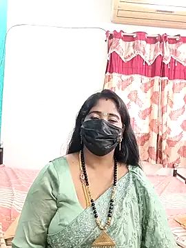 Snapshot of tamil-aunt chatting on 11/15/25, 03:15 tamil-aunt online show from 11/15/25, 03:15