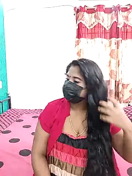 Snapshot of tamil-aunt chatting on 11/18/25, 05:01 tamil-aunt online show from 11/18/25, 05:01