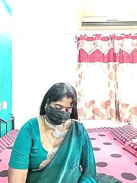 Snapshot of tamil-aunt chatting on 11/24/25, 03:39 tamil-aunt online show from 11/24/25, 03:39