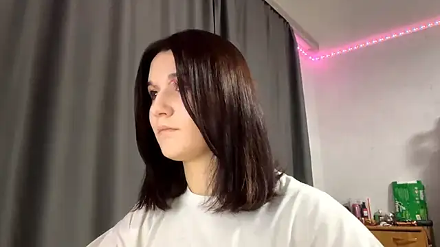 Snapshot of ElsieZuno chatting on 10/11/25, 03:43 ElsieZuno online show from 10/11/25, 03:43