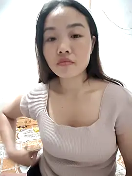 Snapshot of pusi_xinh chatting on 10/10/25, 01:43 pusi xinh online show from 10/10/25, 01:43