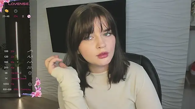 Mori Girll online show from 11/08/25, 01:11