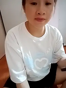 Snapshot of tuongvycute chatting on 10/10/25, 01:10 tuongvycute online show from 10/10/25, 01:10