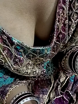 HOT-CPL-11 online show from 11/03/25, 05:58