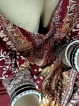 HOT-CPL-11 online show from 11/24/25, 05:56