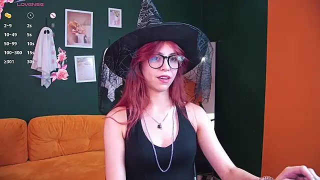 Snapshot of SabrinaCutie chatting on 10/14/25, 09:43 SabrinaCutie online show from 10/14/25, 09:43