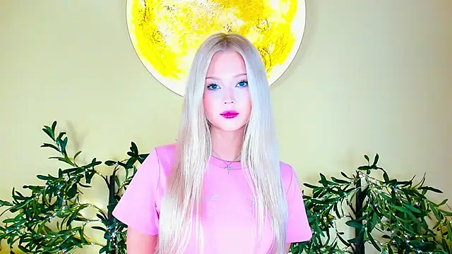 Snapshot of KaryTasch chatting on 10/12/25, 08:24 KaryTasch online show from 10/12/25, 08:24