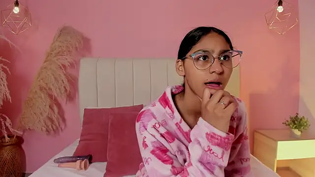 paulacastilla online show from 11/07/25, 04:12