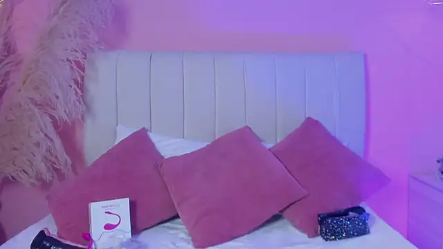 paulacastilla online show from 11/20/25, 04:12