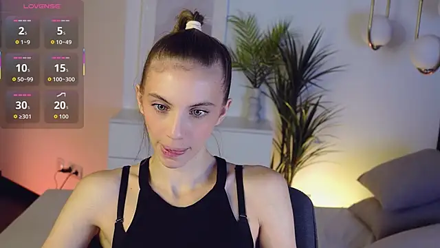 Snapshot of mia_silkk chatting on 11/18/25, 06:29 mia silkk online show from 11/18/25, 06:29