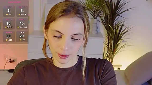 Snapshot of mia_silkk chatting on 11/19/25, 06:13 mia silkk online show from 11/19/25, 06:13