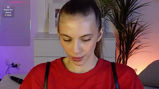 Snapshot of mia_silkk chatting on 11/24/25, 06:13 mia silkk online show from 11/24/25, 06:13