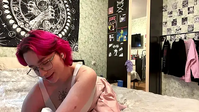 TheaBertch online show from 11/25/25, 03:23