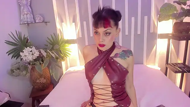 Snapshot of Red__Intense__ chatting on 10/26/25, 02:17 Red Intense online show from 10/26/25, 02:17