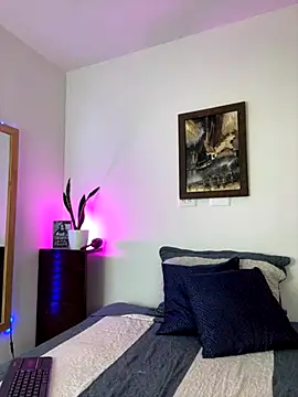 Snapshot of _Emily_Sands_ chatting on 10/28/25, 05:04  Emily Sands  online show from 10/28/25, 05:04