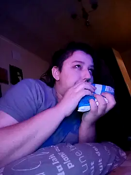 Snapshot of Terryfoks chatting on 10/26/25, 02:17 Terryfoks online show from 10/26/25, 02:17