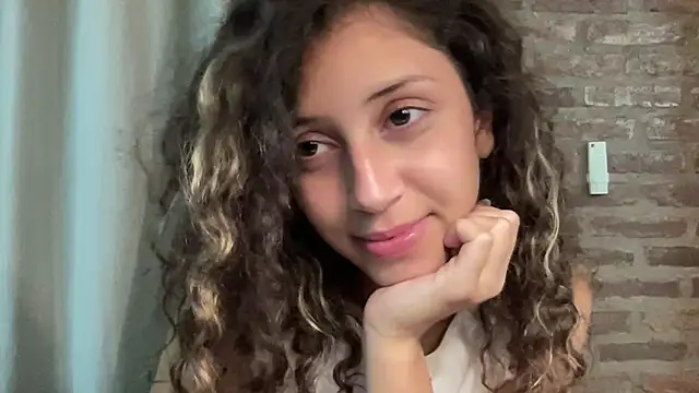 Snapshot of absoluthorrorfield chatting on 11/07/25, 04:34 absoluthorrorfield online show from 11/07/25, 04:34