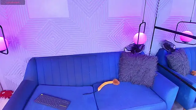 CinnamonHeat online show from 10/25/25, 11:07