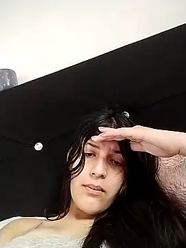Snapshot of Thaila-Aurora chatting on 10/22/25, 04:40 Thaila-Aurora online show from 10/22/25, 04:40