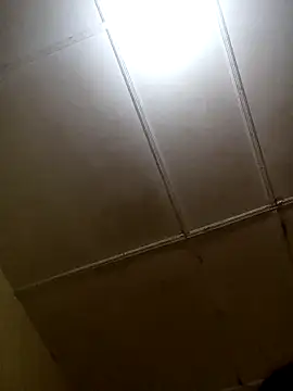 Snapshot of Expose_Queen chatting on 11/17/25, 08:36 Expose Queen online show from 11/17/25, 08:36