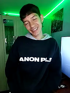 Snapshot of heyy_noah11 chatting on 11/06/25, 12:55 heyy noah11 online show from 11/06/25, 12:55