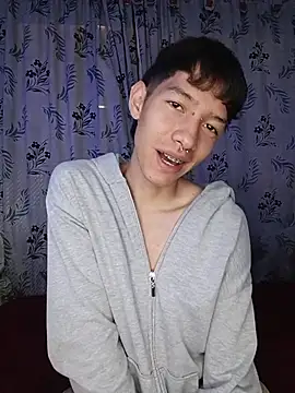 Snapshot of heyy_noah11 chatting on 11/22/25, 11:26 heyy noah11 online show from 11/22/25, 11:26