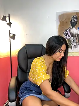 Snapshot of _Isabella_1 chatting on 10/11/25, 04:22 Isabella 1 online show from 10/11/25, 04:22