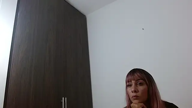 Snapshot of dasha_naughty chatting on 10/21/25, 02:29 dasha naughty online show from 10/21/25, 02:29