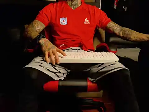 Molotov Explosive online show from 11/07/25, 12:10