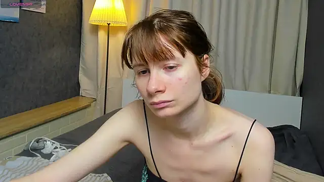 Snapshot of EvelynJin_ chatting on 10/21/25, 03:24 EvelynJin online show from 10/21/25, 03:24