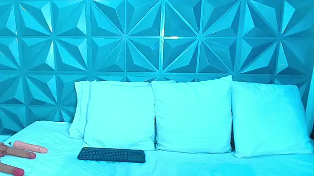 Snapshot of Gretta_Milf1 chatting on 10/20/25, 04:02 Gretta Milf1 online show from 10/20/25, 04:02