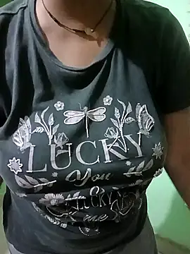 Snapshot of your_mahek123 chatting on 10/29/25, 05:58 your mahek123 online show from 10/29/25, 05:58