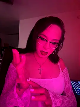 Snapshot of MiniMonroe chatting on 10/17/25, 07:33 MiniMonroe online show from 10/17/25, 07:33