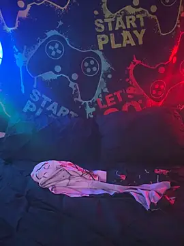 Snapshot of MiniMonroe chatting on 11/07/25, 07:08 MiniMonroe online show from 11/07/25, 07:08