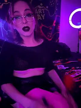 Snapshot of MiniMonroe chatting on 11/09/25, 09:18 MiniMonroe online show from 11/09/25, 09:18