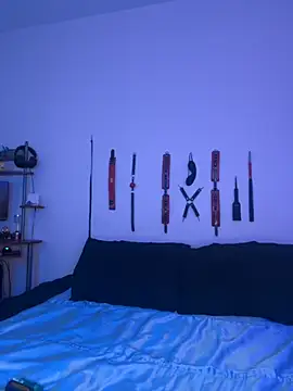 Snapshot of MiniMonroe chatting on 11/25/25, 09:20 MiniMonroe online show from 11/25/25, 09:20