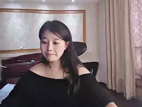 Snapshot of qingling- chatting on 10/16/25, 04:46 qingling- online show from 10/16/25, 04:46