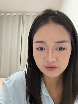 Snapshot of aiai_jiang chatting on 10/21/25, 12:17 aiai jiang online show from 10/21/25, 12:17