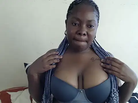 Yolaqueen04 online show from 10/14/25, 05:52